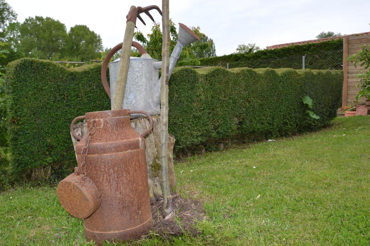 Maison d'hôtes LE LAVOIR Fontaines  Exterior foto